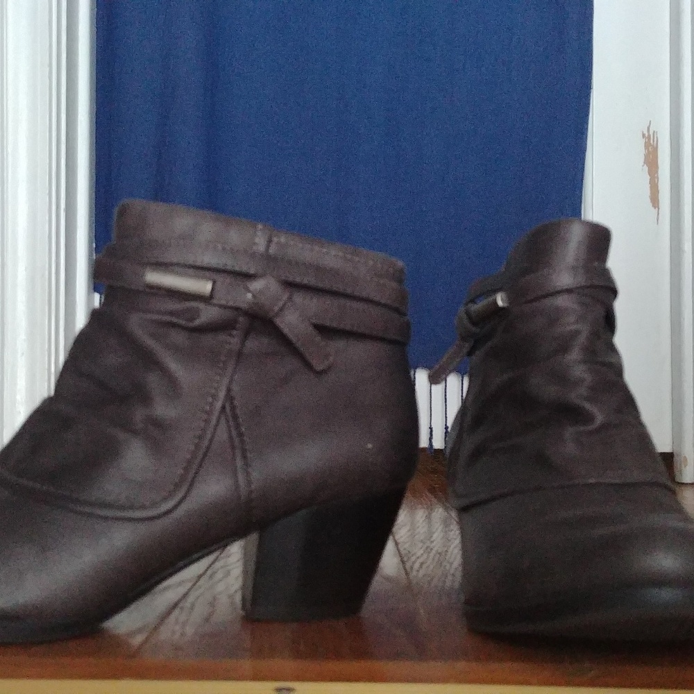Heel ankle boot